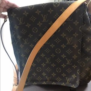 Authentic Louis Vuitton Monogram Musette Salsa GM